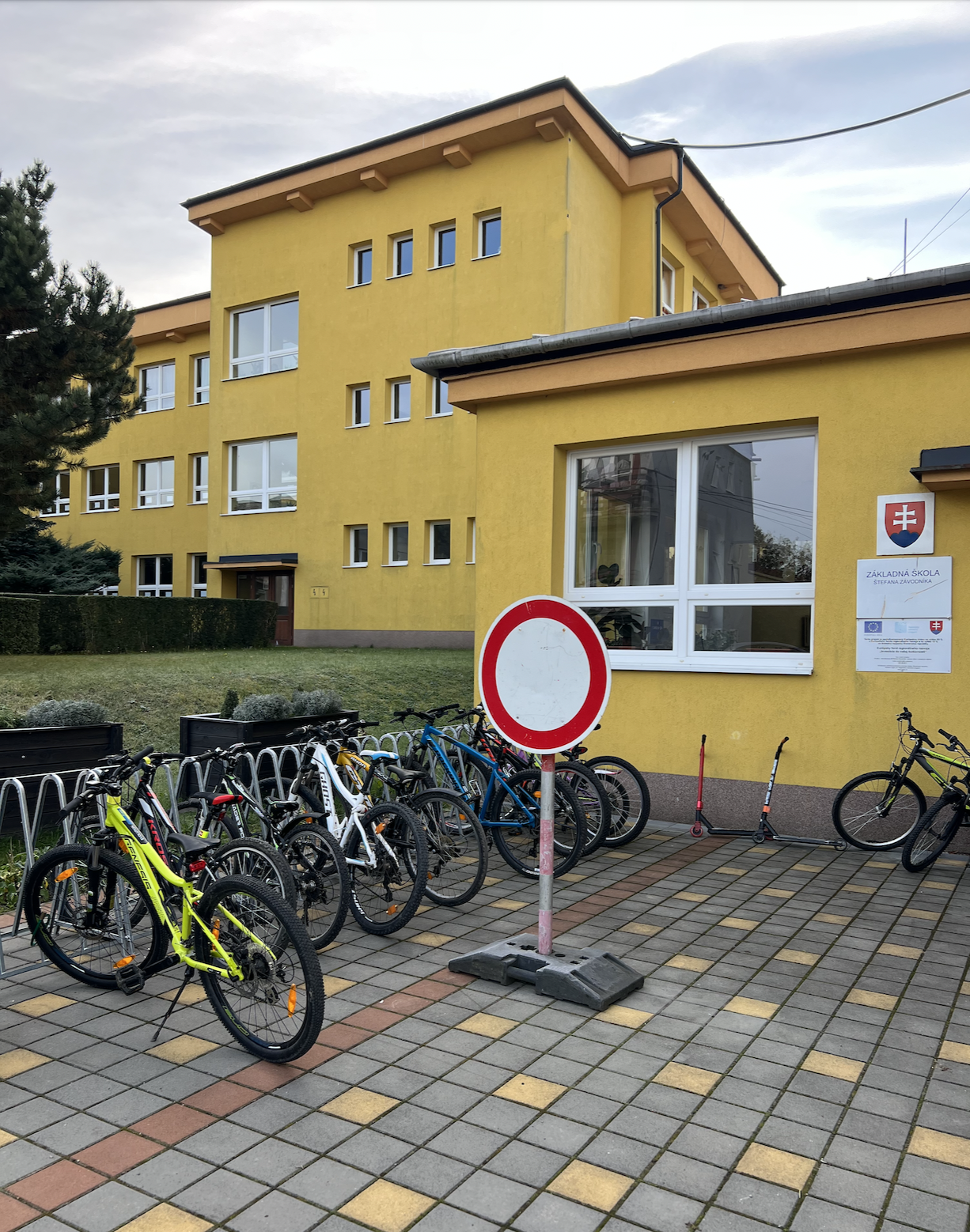 ZŠ Štefana Závodníka Pružina